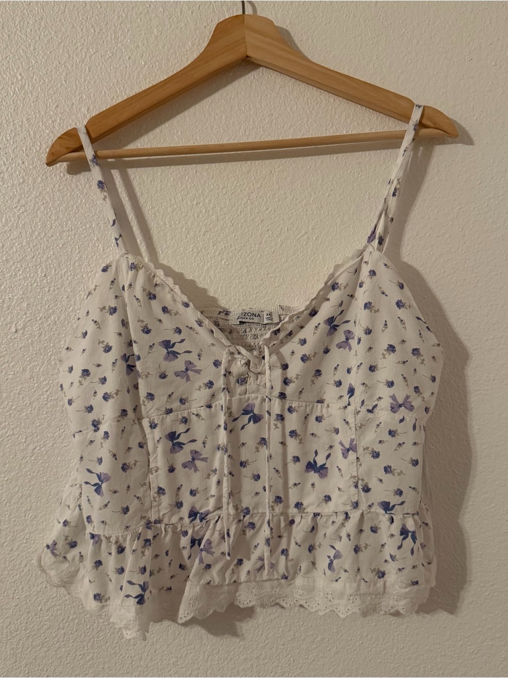 Arizona Jean Company White Cami with Purple Floral Print and Eyelet Hem Size 2XL